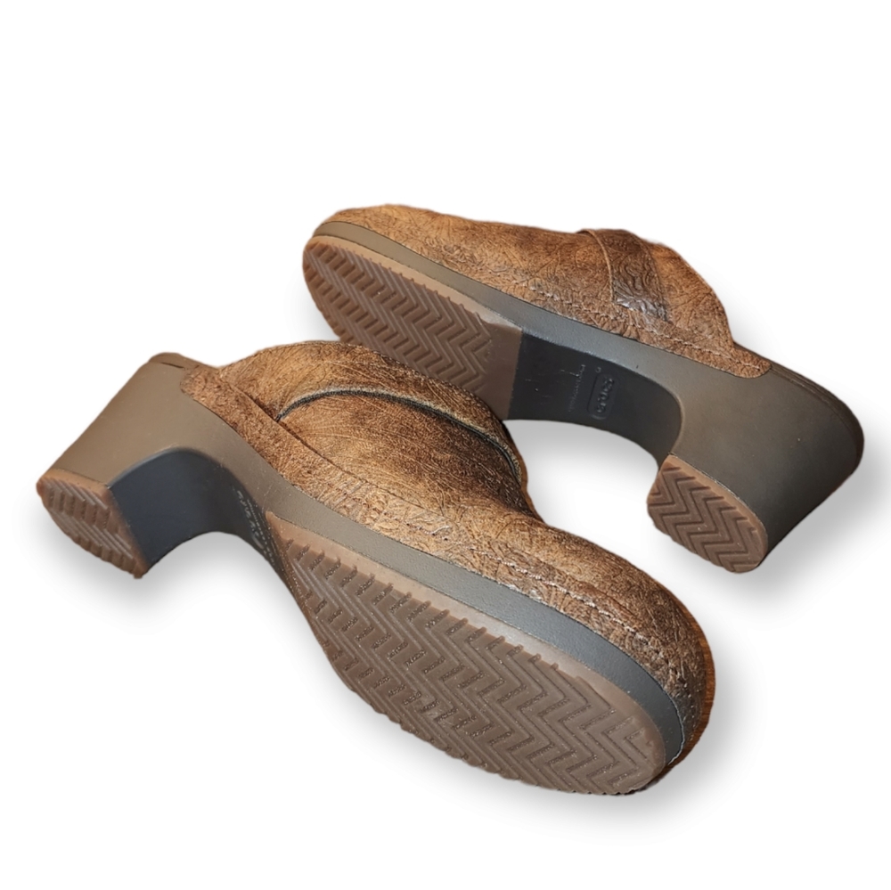 Crocs Sara Clogs - Picture 3 of 3
